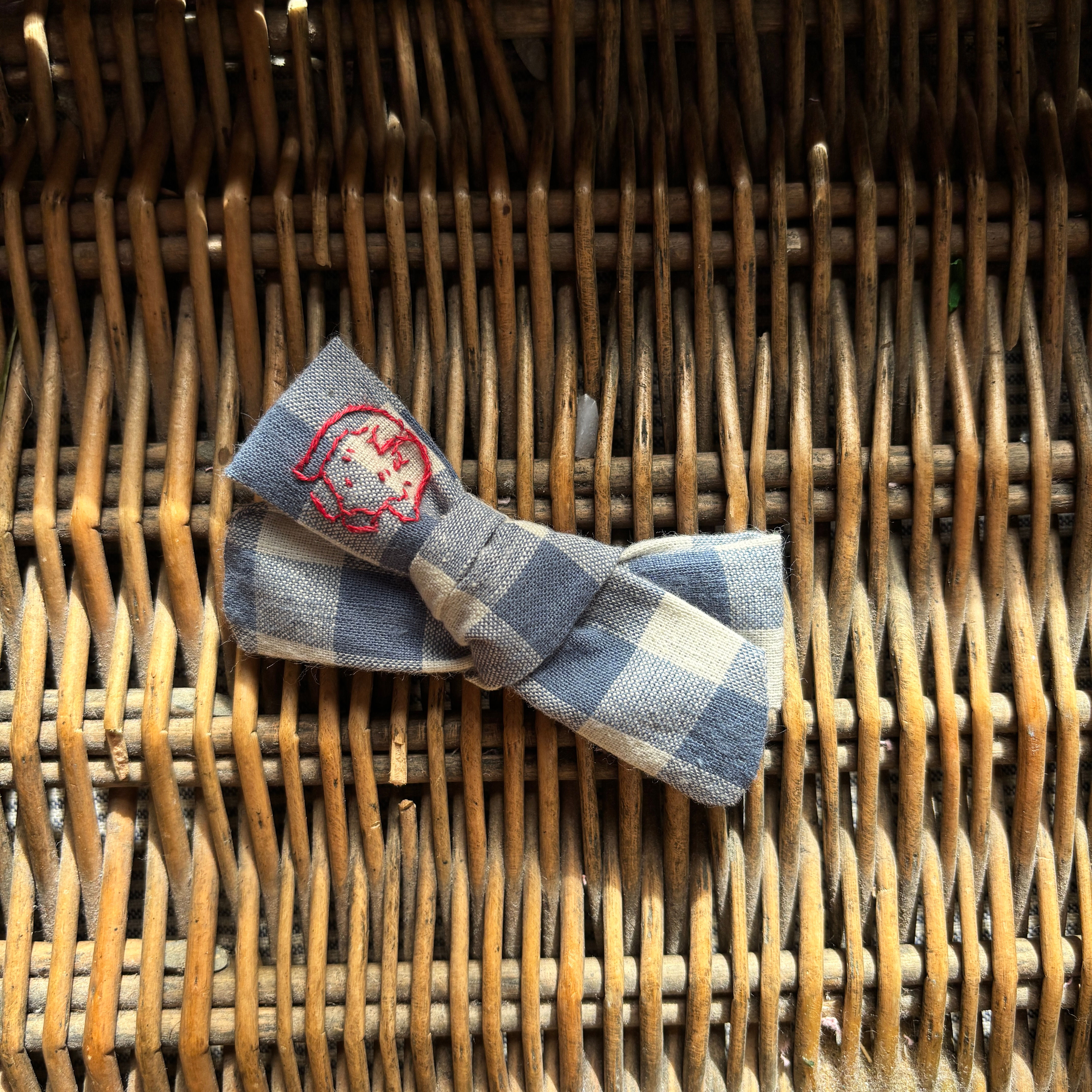 Gingham- doll hair bow. 2.5'bow with hair clip.