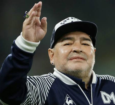Diego Maradona morre aos 60 anos