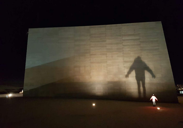 Nous ne faisons pas les zouaves mais...