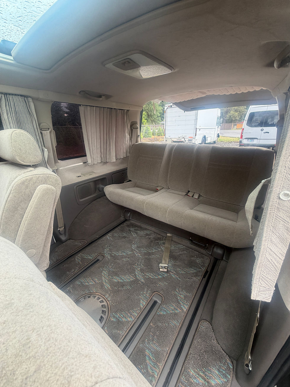 Thumbnail: 2000 Toyota Granvia - AWD - Factory RHD Mail Carrier