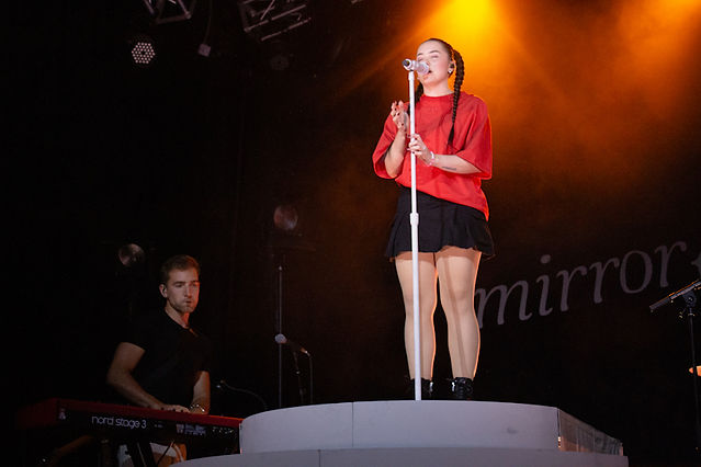 Lauren Spencer Smith performing at the Santa Ana Observatory on her Mirror Tour on August 11, 2023.