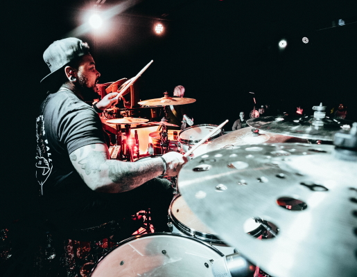 Alt. metal/hard rock band SAUL rocking the TAK Music Venue and treating the Fargo audience to all their hit songs.