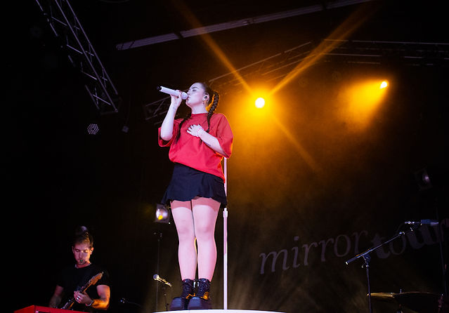 Lauren Spencer Smith performing at the Santa Ana Observatory on her Mirror Tour on August 11, 2023.