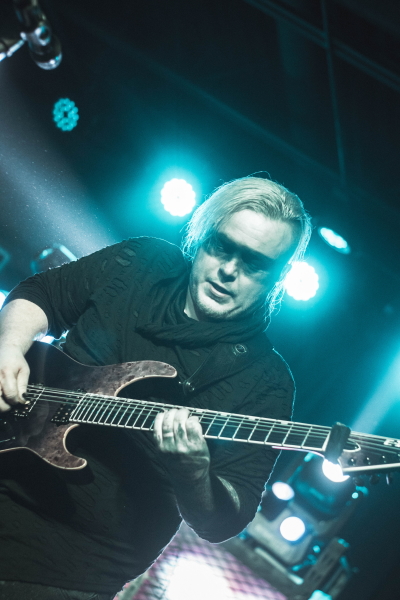 Alt. metal/hard rock band SAUL rocking the TAK Music Venue and treating the Fargo audience to all their hit songs.