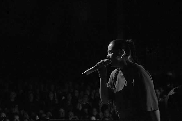 Lauren Spencer Smith performing at the Santa Ana Observatory on her Mirror Tour on August 11, 2023.