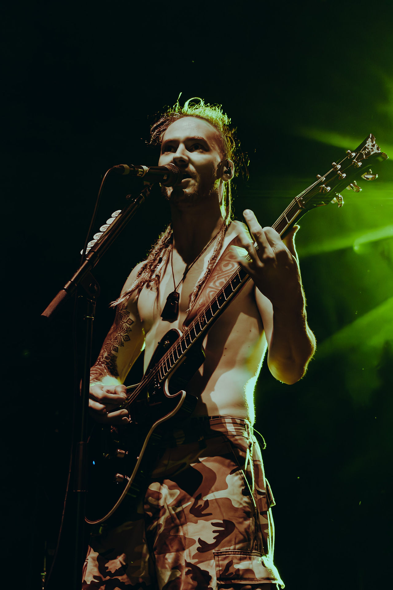 Alien Weaponry
