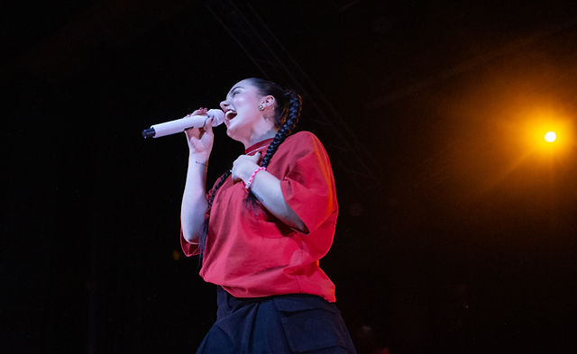 Lauren Spencer Smith performing at the Santa Ana Observatory on her Mirror Tour on August 11, 2023.