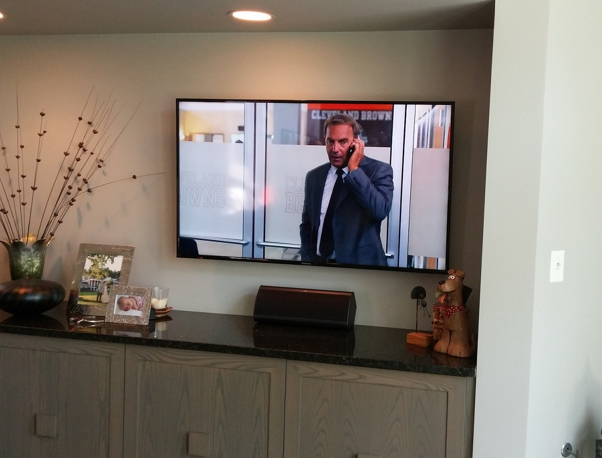 Wall Mounted Living Room TV with Center