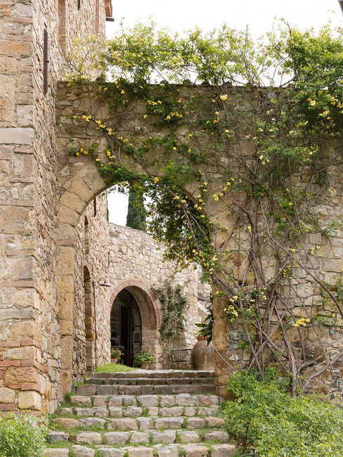 Castello di Vicarello wedding venue in Italy