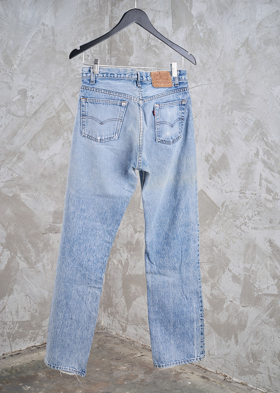 Thumbnail: LEVIS 501 Classic Fit 1999  Distressed Stone Wash 31W