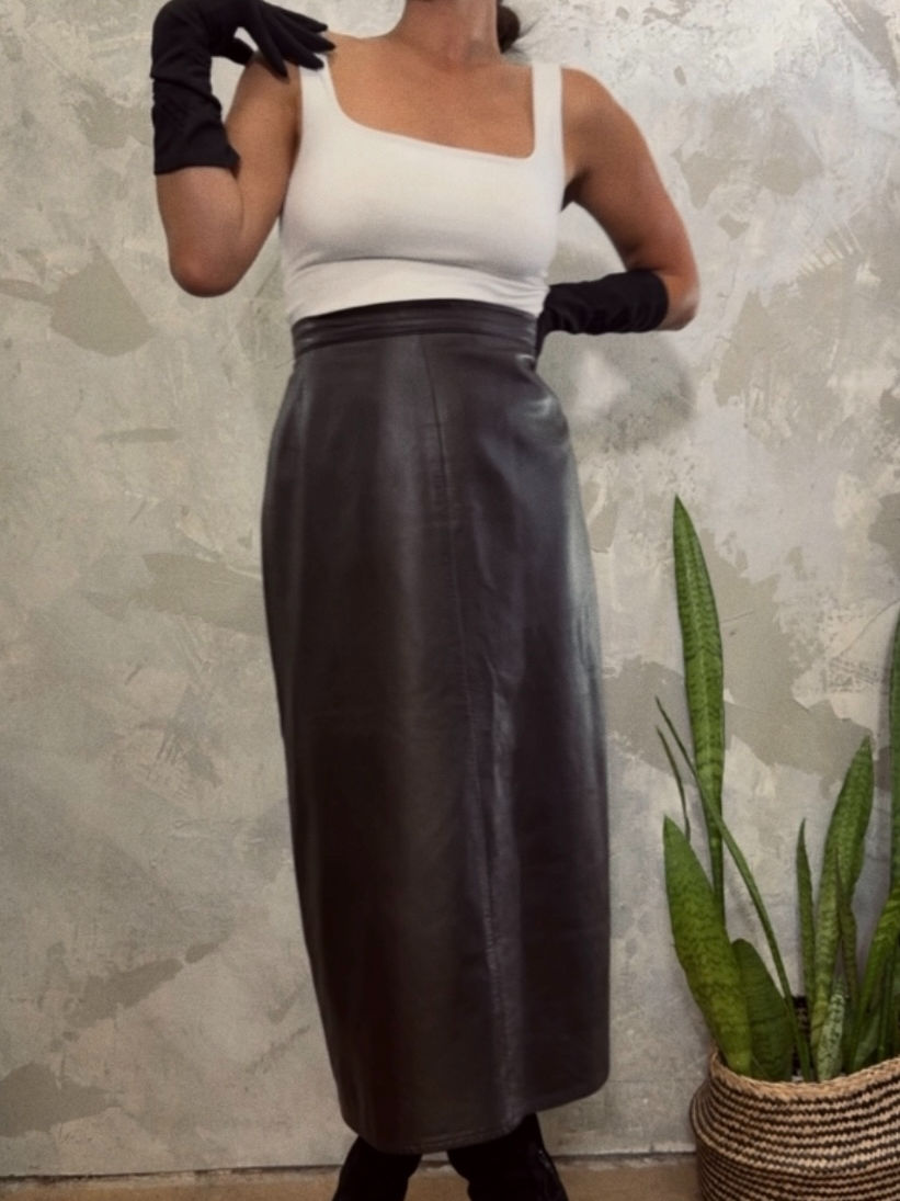 Thumbnail: EREZ 1990s Chocolate Leather Slim Midi Skirt M