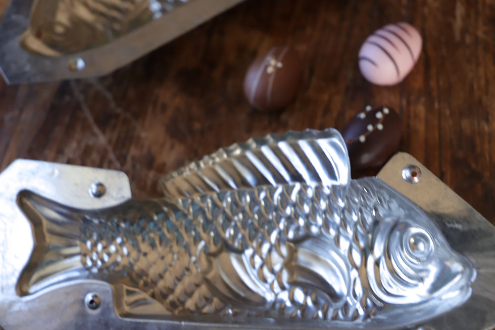 Thumbnail: Vintage fish-shaped chocolate mold