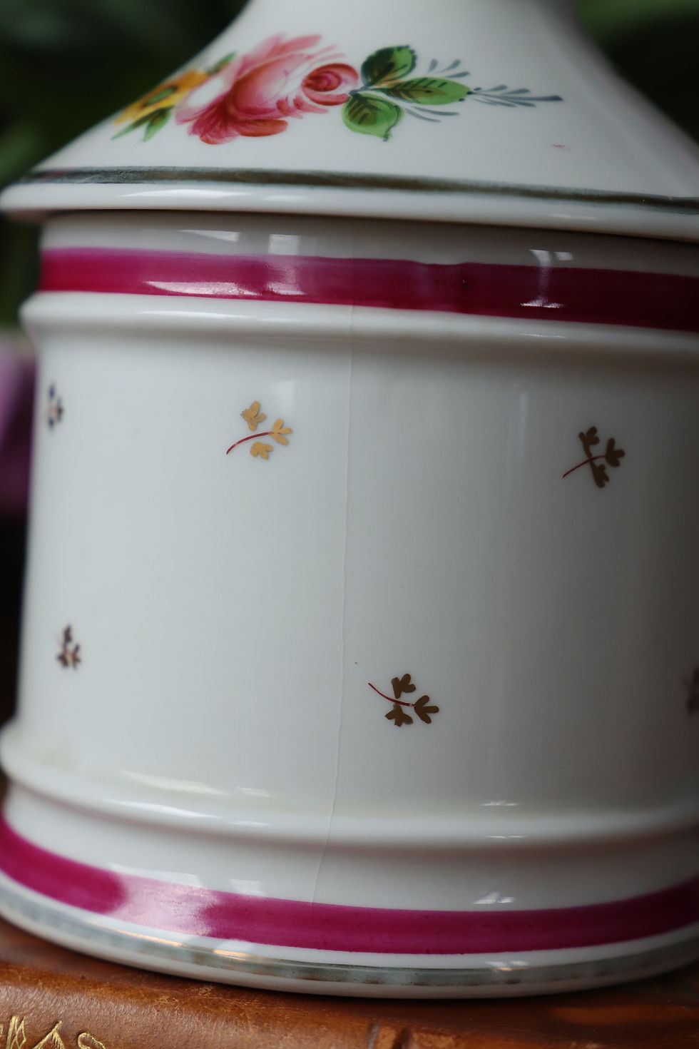 Thumbnail: Hand painted porcelain pot "Tabac"
