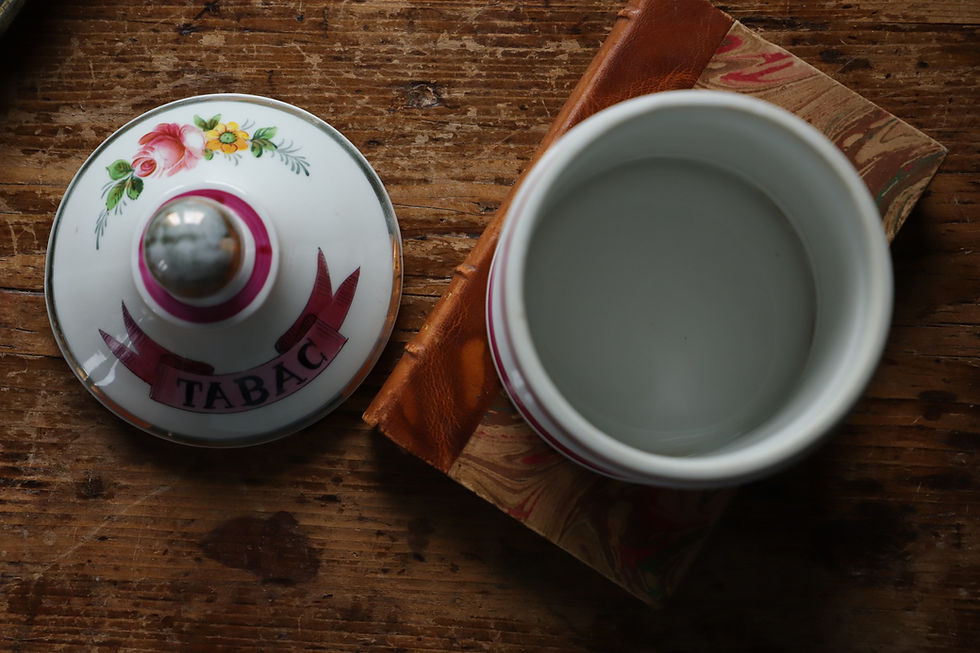 Thumbnail: Hand painted porcelain pot "Tabac"