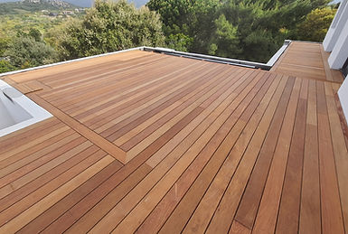 Terrasse bois exotique Ipé à Figari Corse du Sud