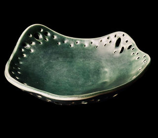 Angela Gonzalez, artbygonzalez, art, tech, technology, sustainability, contemporary art, ceramics, bowl, plate, tableware, tray, spoon, vase, clay, brownstone, glaze, glazed ceramics, ceramic home decor, stoneware, ceramic vessel, saucers, rakú, loafer, pottery, handmade, hand-building, pinching built, slab built, pots, ceramics, artisan pottery, contemporary ceramics, ceramic sculptures, one-of-a-kind ceramics, ceramic art gifts, local ceramics, minimalist pottery, interior design