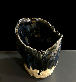 Angela Gonzalez, artbygonzalez, art, tech, technology, sustainability, contemporary art, ceramics, bowl, plate, tableware, tray, spoon, vase, clay, brownstone, glaze, glazed ceramics, ceramic home decor, stoneware, ceramic vessel, saucers, rakú, loafer, pottery, handmade, hand-building, pinching built, slab built, pots, ceramics, artisan pottery, contemporary ceramics, ceramic sculptures, one-of-a-kind ceramics, ceramic art gifts, local ceramics, minimalist pottery, interior design