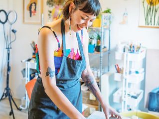 Un DÃa a la Vez: The Colorful Journey of Abril Robbins and Freewheelin’ Goods