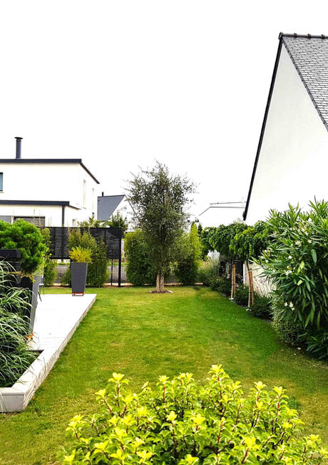 Paysagiste Vels Paysage à Vannes réalise travaux d'espaces verts, terrassement, végétal, abris, clôtures, carrelage, murets, éclairage