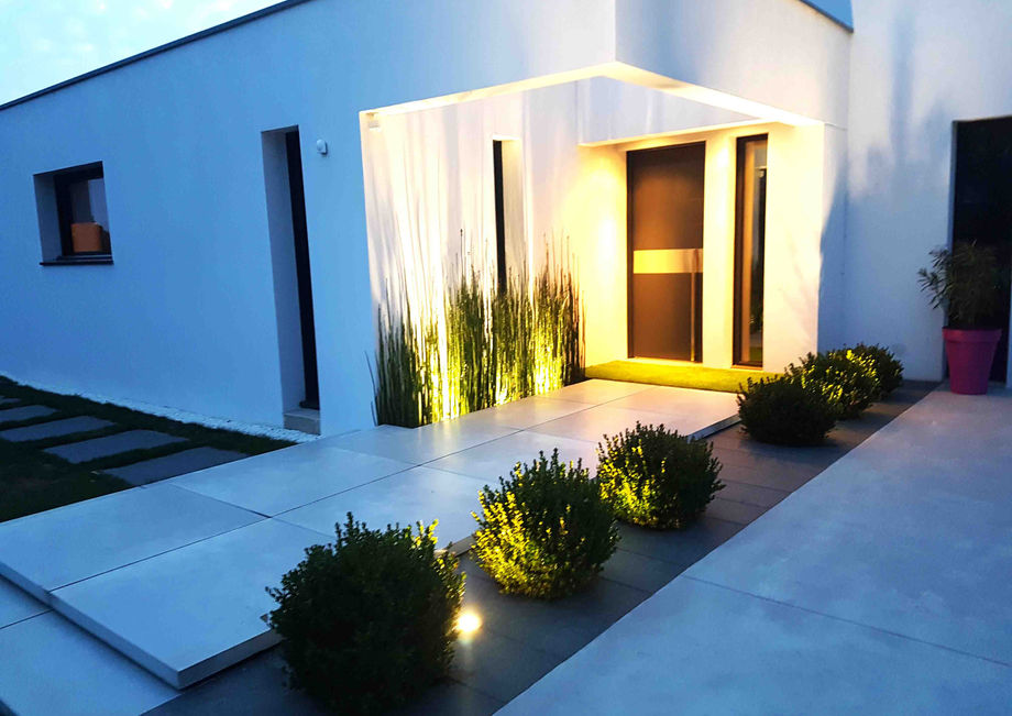 Paysagiste Vels Paysage à Vannes réalise travaux d'espaces verts, terrassement, végétal, abris, clôtures, carrelage, murets, éclairage