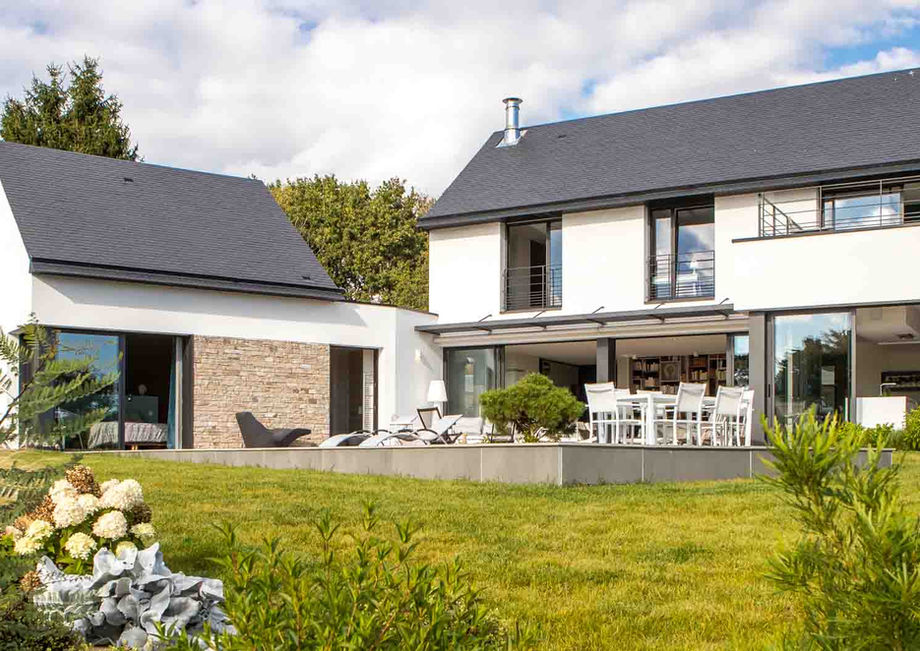 Paysagiste Vels Paysage à Vannes réalise travaux d'espaces verts, terrassement, végétal, abris, clôtures, carrelage, murets, éclairage