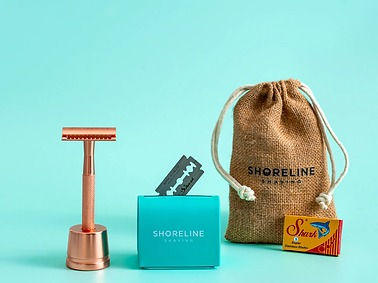 shoreline shaving kit incuding a razor, blades and a straw bag