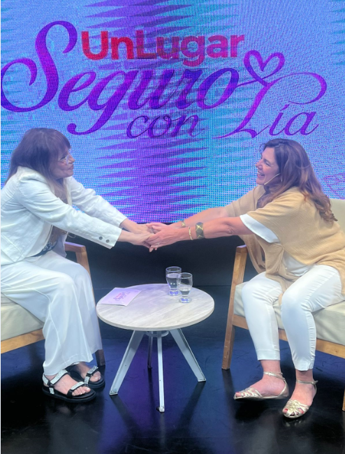 Entrevista de la Periodista Lia Salgado en el Canal Somos AMBA Programa " Un Lugar Seguro