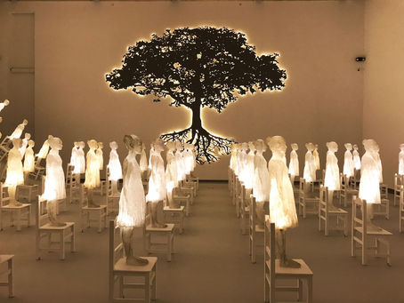 LUNA TREPA AL ARBOL DE LA VIDA....