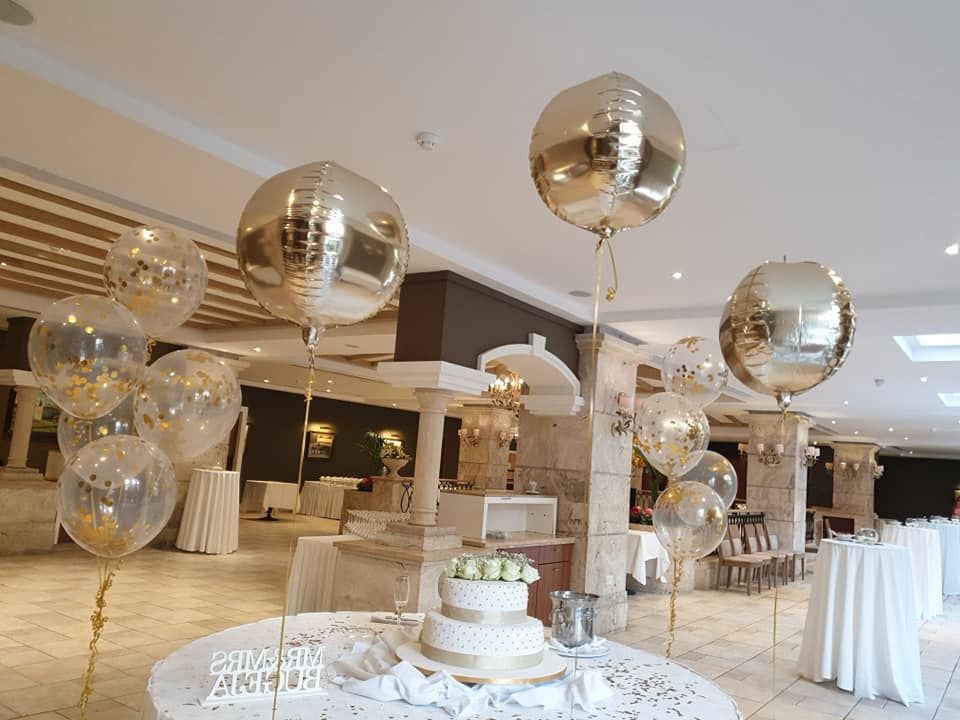 3 Round Balloons Filled With Helium Including Ribbon