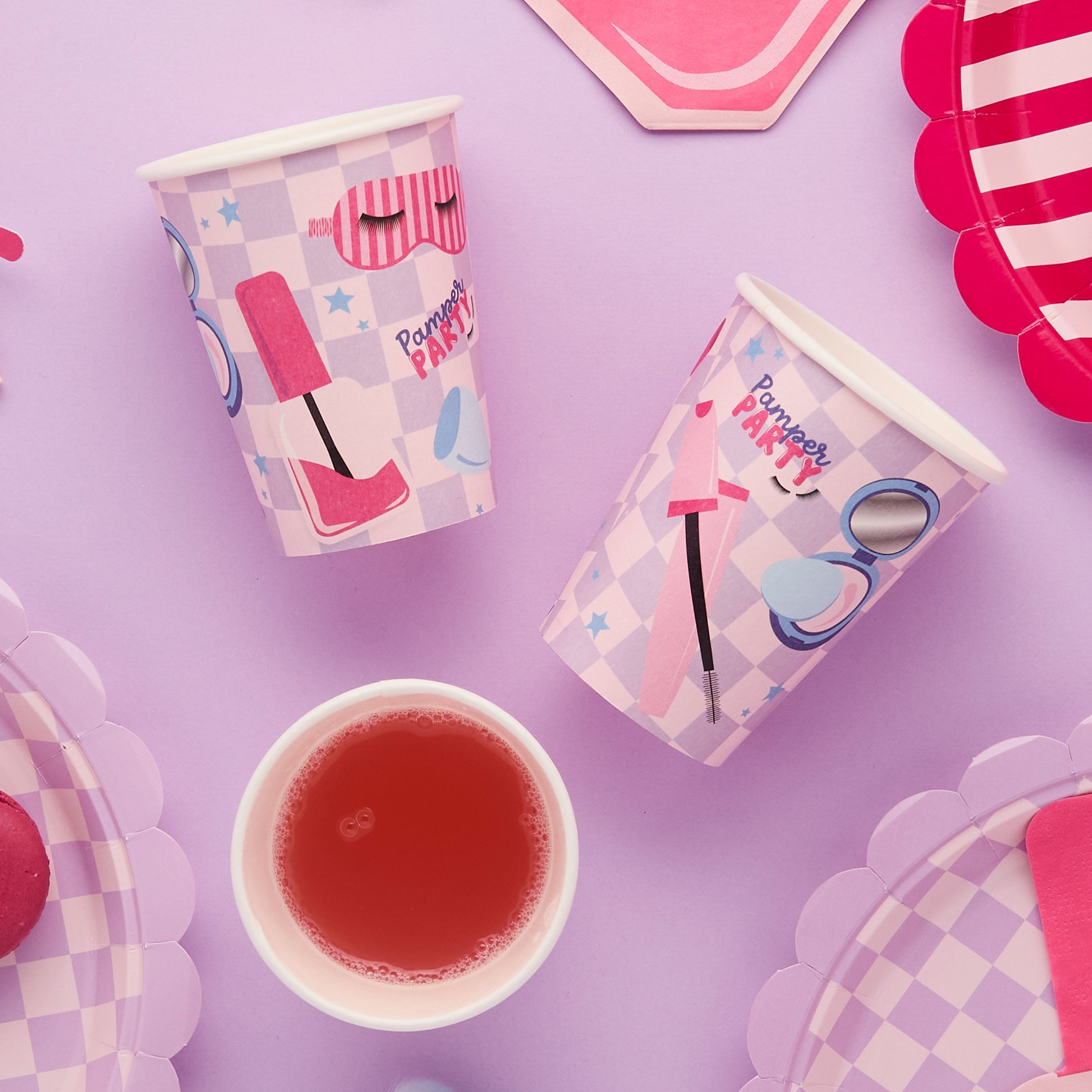 Pamper Party Paper Cups - Pack of 8
Enjoy a tasty beverage in these 