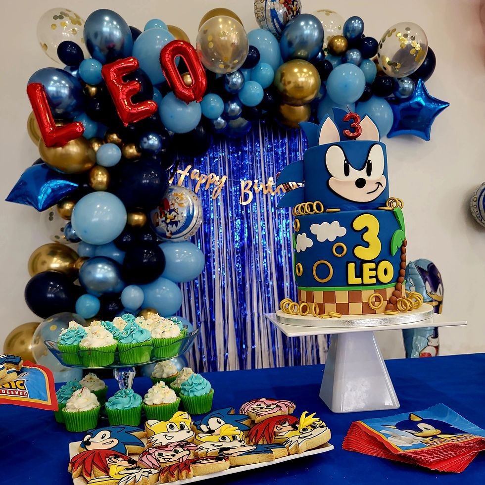Thumbnail: Sonic themed balloon arch garland with 4 x18"foils on frame & 2 curtains only