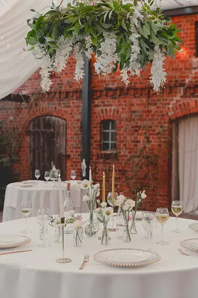 Thumbnail: Wisteria garland, 1.7m
Wisteria garland in white colour with green leaves, heigh