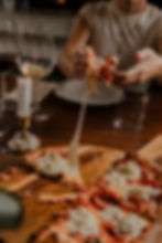 Degustación de pizza en madrid en un taller de pizza en biga clandestina
