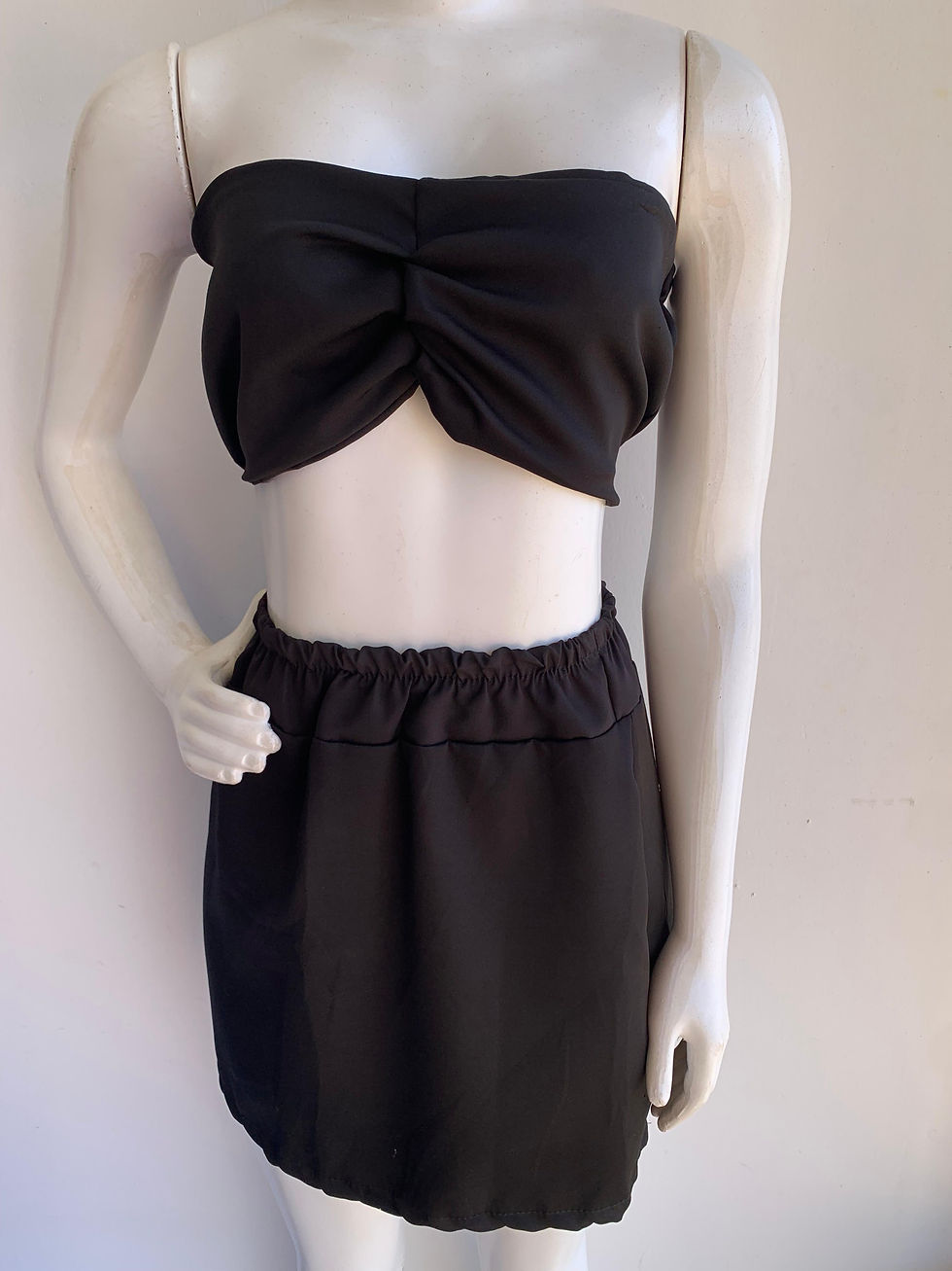 CONJUNTO FEMININO SAIA E CROPPED