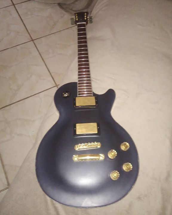 Ufa, que difícil foi fazer essa guitarra
