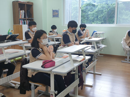 대구 에즈라.폴반(위), 경기 캠퍼스 에즈라.폴반(아래), 조셉반 책상의자 교체