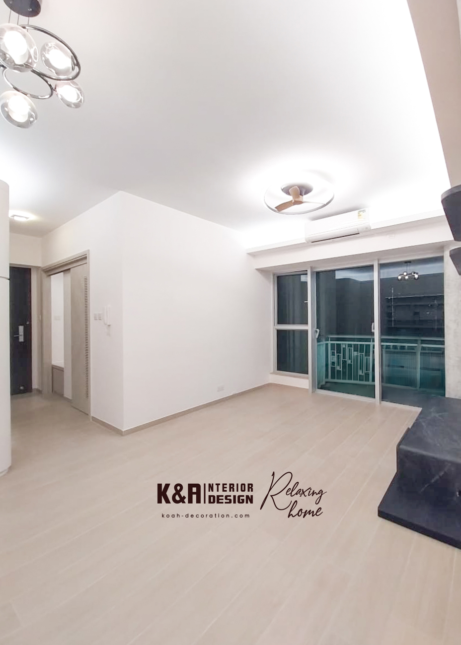 玄關延伸至客飯廳的收納系統：由玄關訂造收納櫃一直延伸至客飯廳的一體式圓角暖白收納櫃，為設計亮點。櫃體圓角設計柔和視覺，附輕觸按鈕LED燈帶的牆身窄櫃，提供出入門口置物功能（如鎖匙、車匙、房卡），底部還