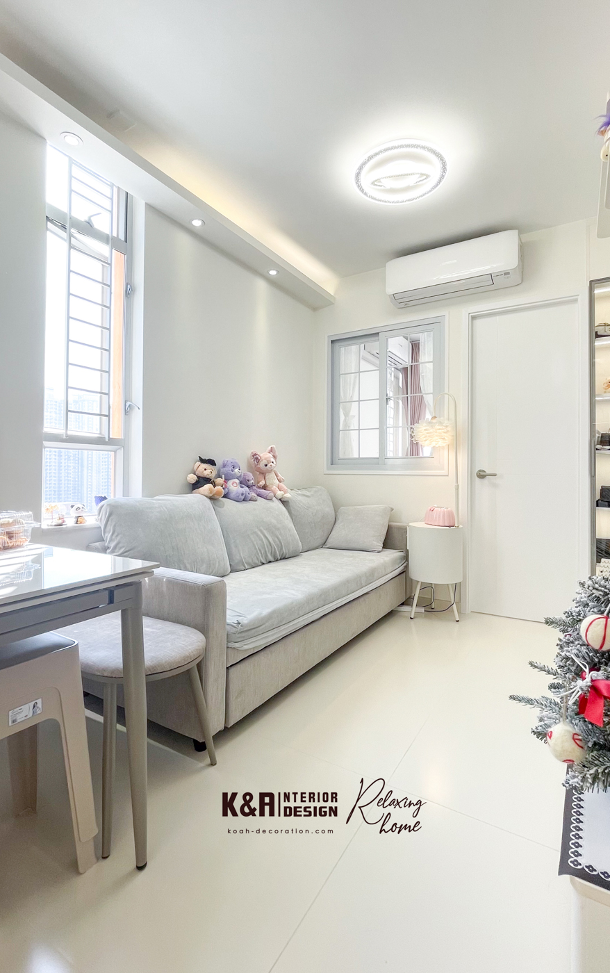 採用歐式格子玻璃趟窗，高級淺灰調框架＋透明設計，增加採光與視覺深度，粉色窗簾柔化光線，營造浪漫田園氛圍，提升睡眠品質。