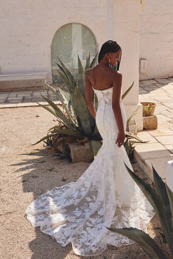 66383_FB_D_Lillian-West