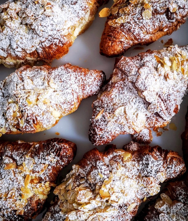 BREADS & PASTRIES Caramel French Patisserie