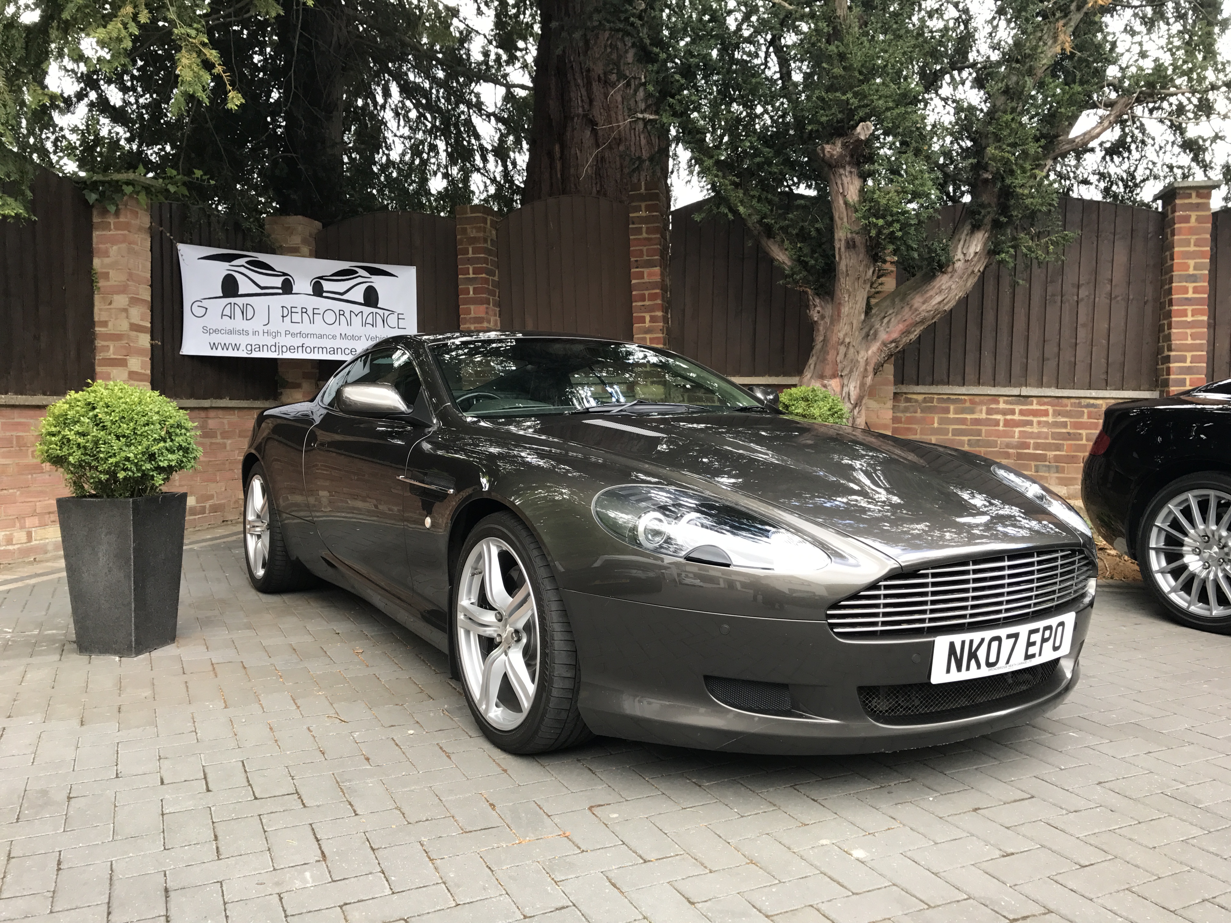 Aston Martin DB9 2007 Cumberland Grey | Fratelli