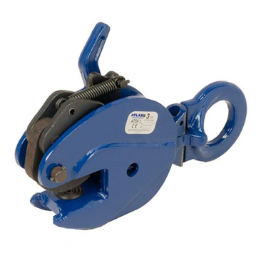 Atlas ATSK 3 dikey sac kapma, -40°C ile +100°C arasındaki normal atmosfer koşullarında güvenle kullanılabilir. 3 ton yük taşıma kapasitesine sahip bu sac kapma, uluslararası kalite standartlarında üretilmiş profesyonel bir üründür.