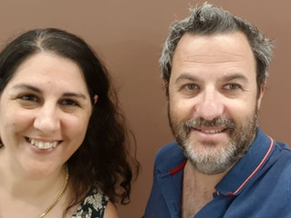 פרק 104- שיחה עם כנרת יפרח, כותבת מיקרו-קופי ומאפיינת שפה