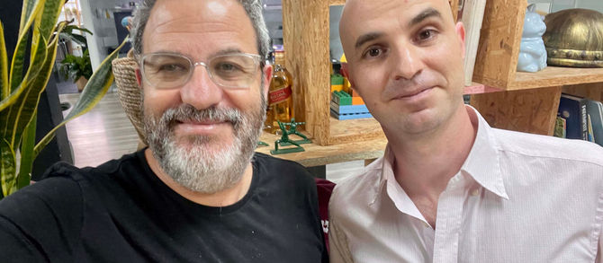 אמן פיתוי! פרק 324 עם סניה ולדברג איש שיווק להשקעות המונים ולקמפיינים פוליטיים