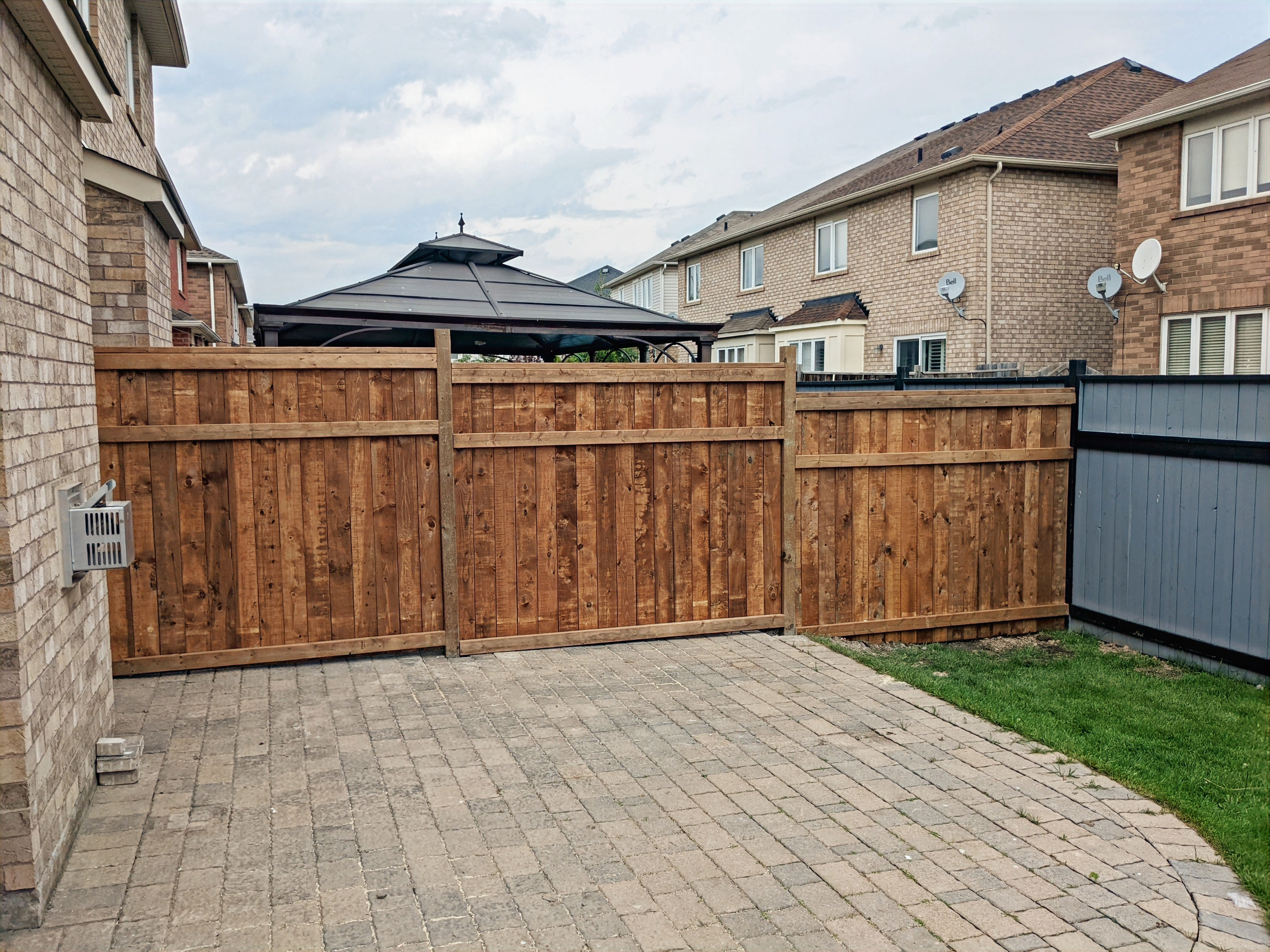 Upgrade your privacy to a stylish and secure fence