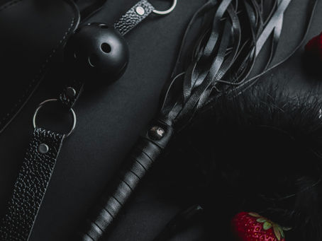 Soft-Domme – Gentle Dominance Filled with Elegance, Control, and Pain