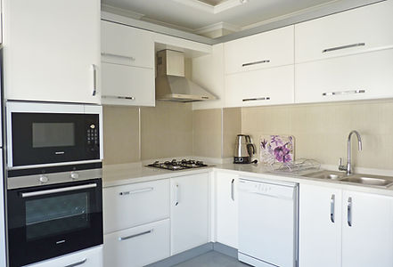 Luxury Holiday Apartments for rent in Antalya, 100m to the Konyaalti-Beach. New apartments first class fitted with all luxury compenents and service you want. www.romaresidenceantalya.com | www.emirgursuevleri.com