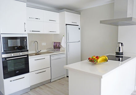 Luxury Holiday Apartments for rent in Antalya, 100m to the Konyaalti-Beach. New apartments first class fitted with all luxury compenents and service you want. www.romaresidenceantalya.com | www.emirgursuevleri.com