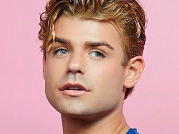 Garret Clayton de 27 años habla de su orientación sexual y la relación con su pareja.