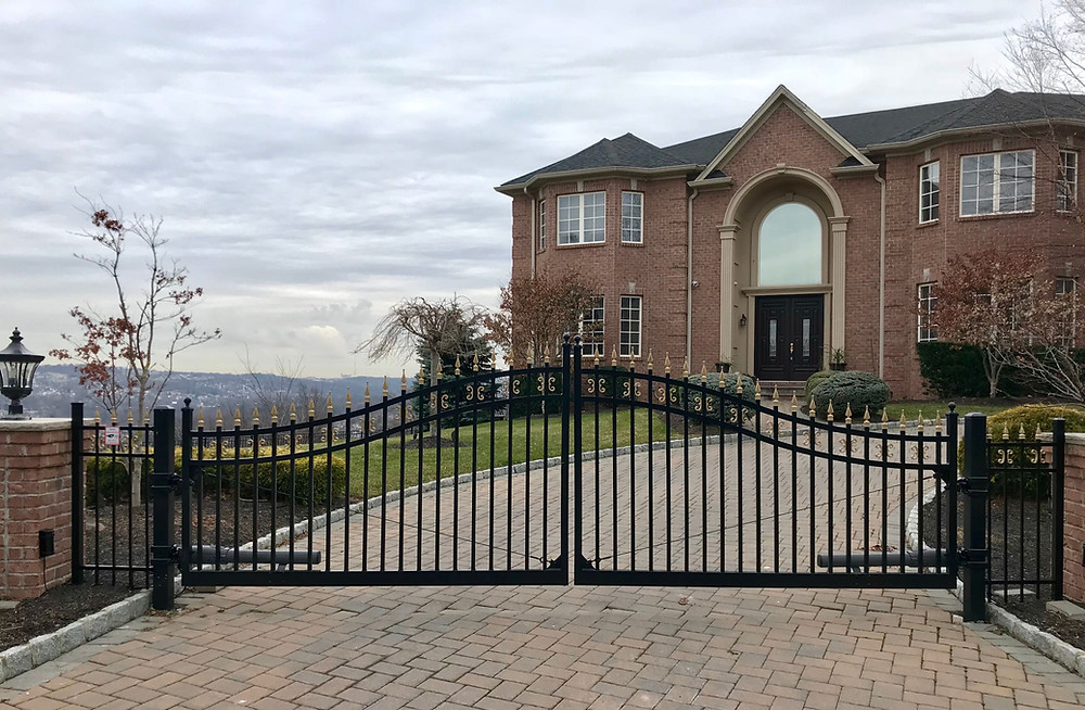Reasons Why an Aluminum Fence Installation Is a Popular Choice in Ramsey and Essex Fells, NJ